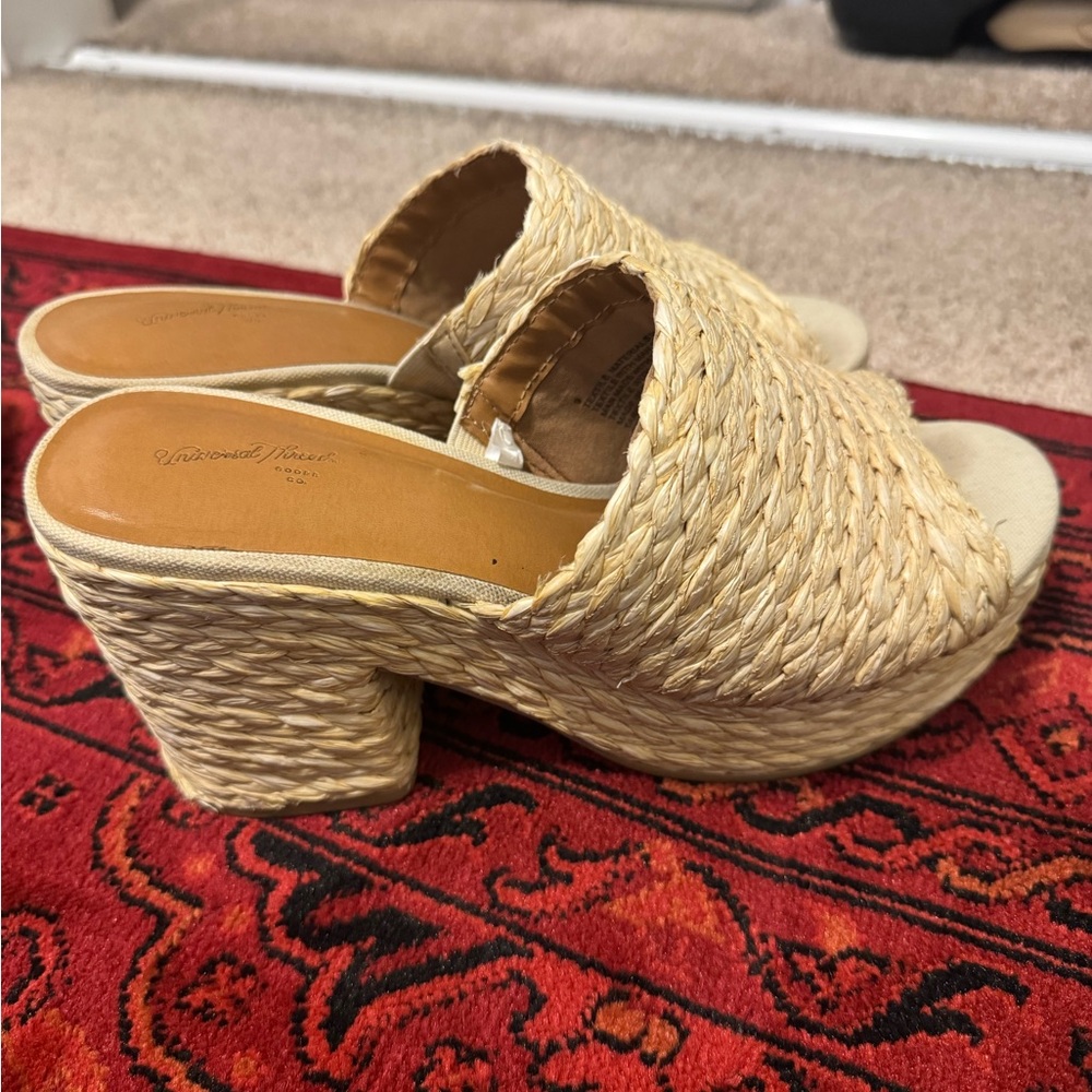 Universal Thread Woven Platform Sandals - Picture 2 of 7